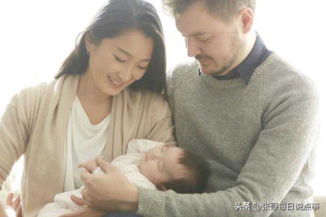 去照顾女儿，从女婿对我和月嫂的态度，我决定等孙女满月后就走
