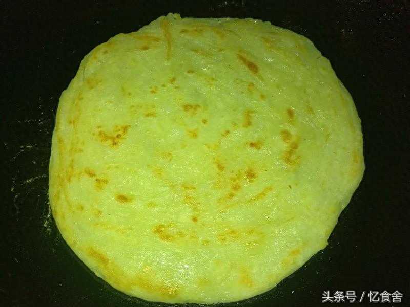 东北人最爱吃的油饼，又软又香又有层次，一上桌就被抢光