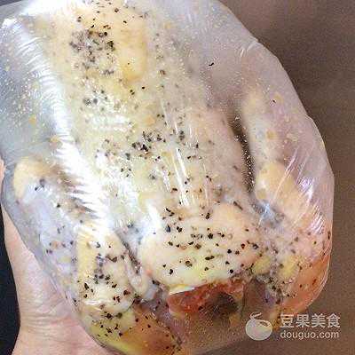 肉嫩汁多的美味烤全鸡 附史上最简单的腌制配方