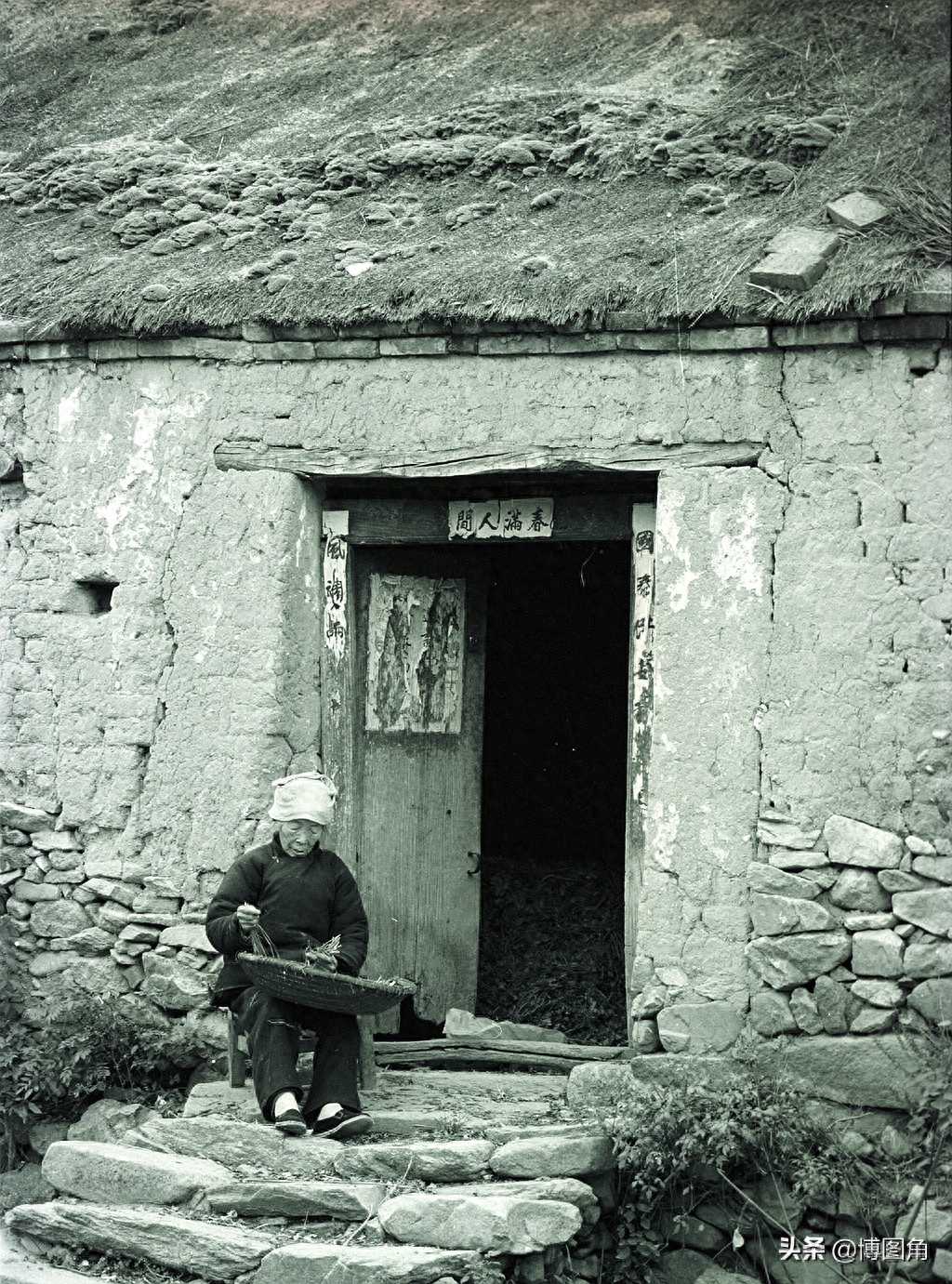 驻马店西部山区遍生淮草，盖民房冬暖夏凉，如今已成记忆和历史