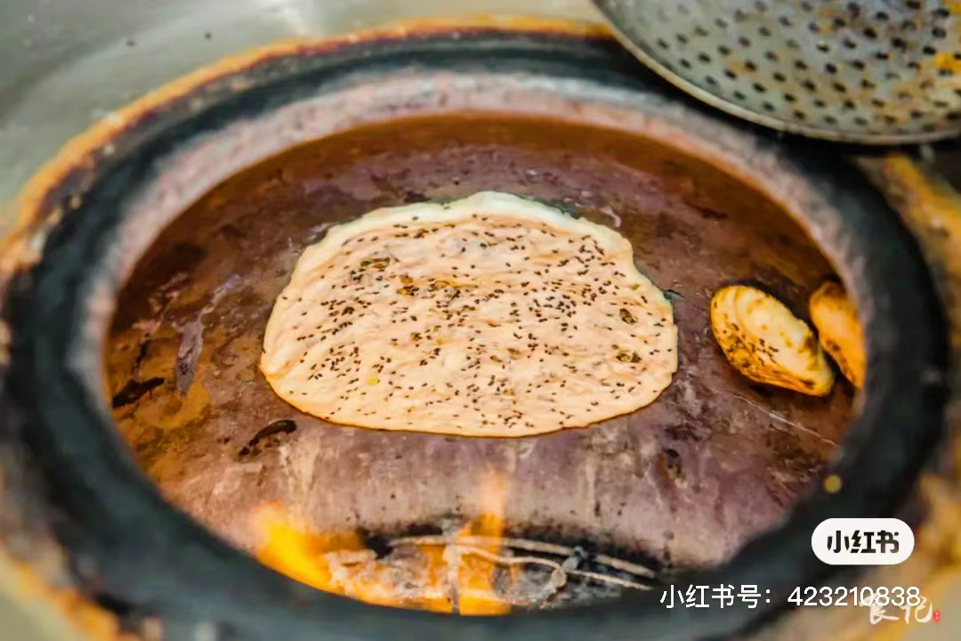 又被浙江的“饼”馋哭了！碳水炸弹，鲜香酥脆，我在这里吃嗨了！