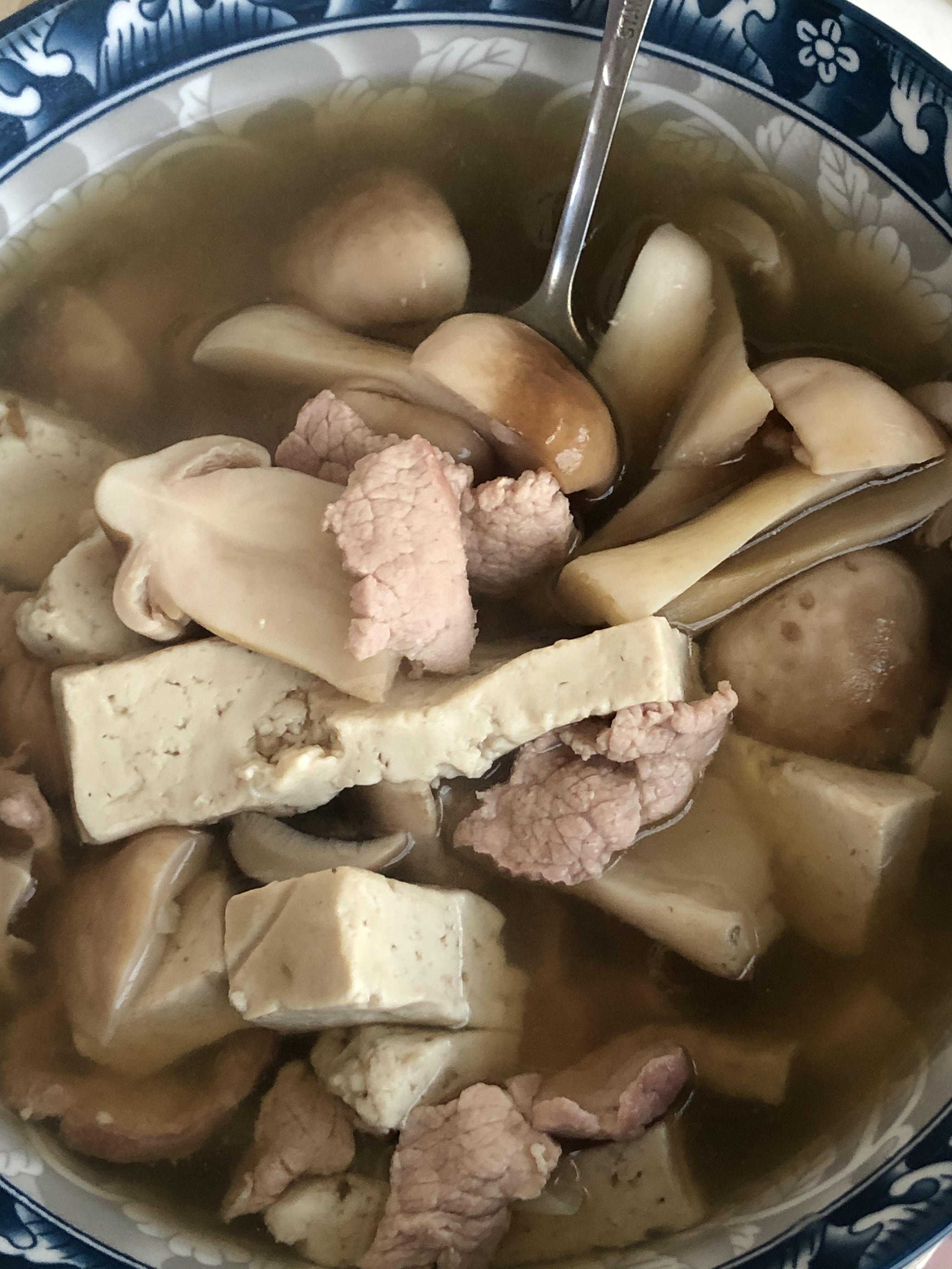 松茸瘦肉汤