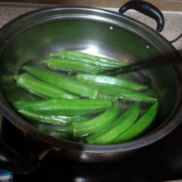 冰冰凉凉超级爽脆的冰镇秋葵你想吃吗？