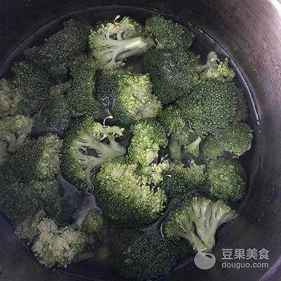 上汤西兰花的做法